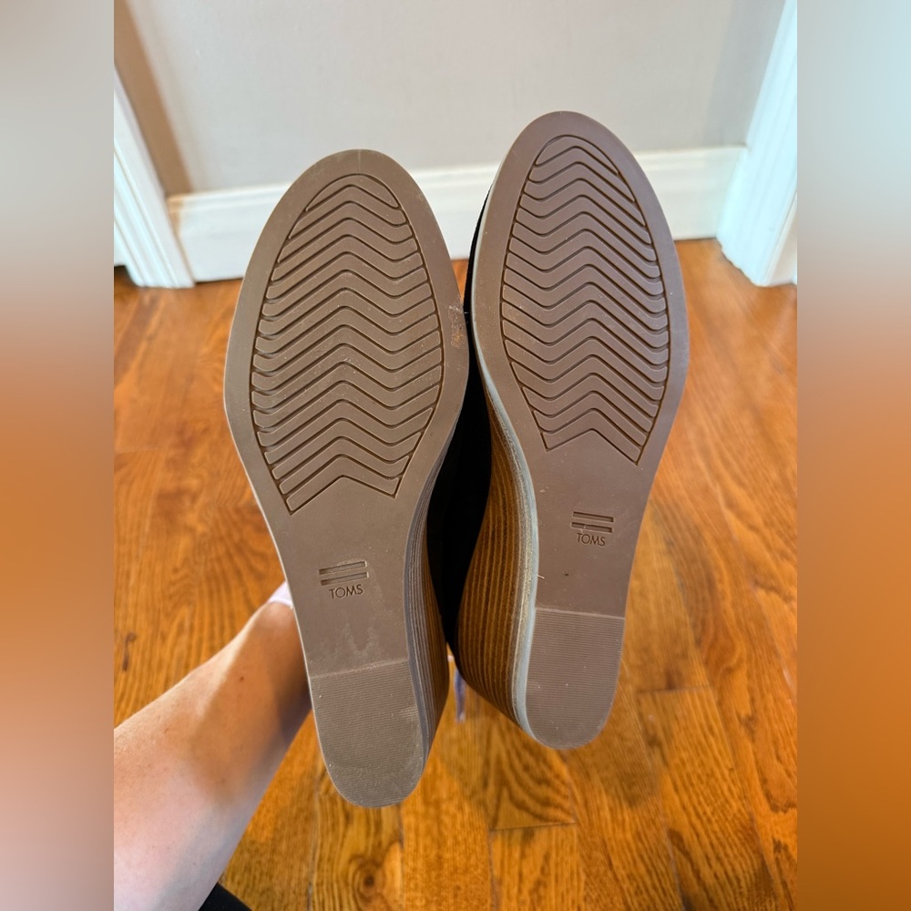 Tom’s Women’s Kallie Black Suede Ankle Booties - Picture 11 of 11
